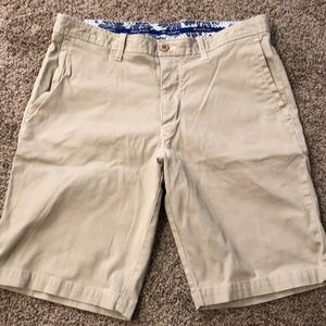 Men’s Tommy Bahama shorts.